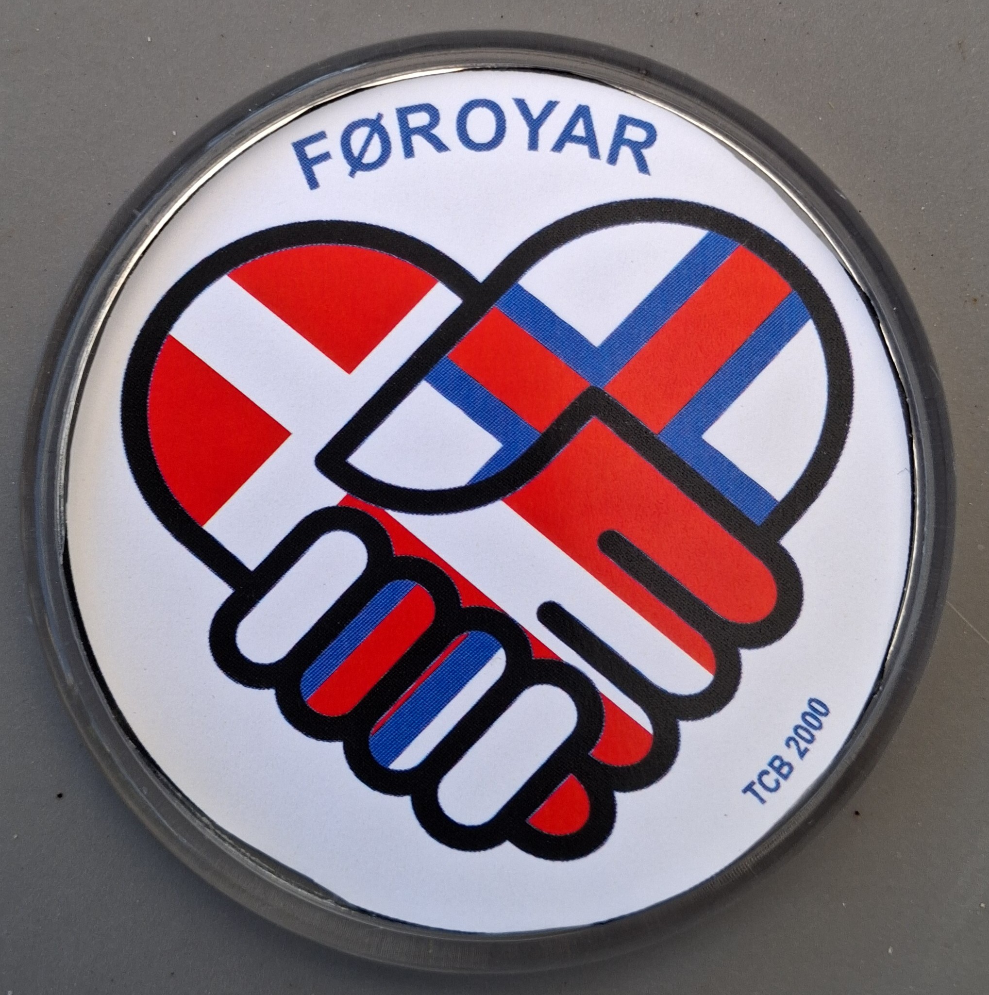 NY-6003 RUND MAGNET F&Oslash;ROYA MAKE FRIENDS